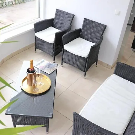 Apartment Fewo Backboard Mit Eingez Garten Direkt Am Hundestrand *