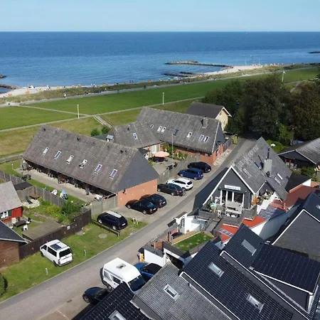 Backboard Mit Eingez Garten Direkt Am Hundestrand Lejlighed *