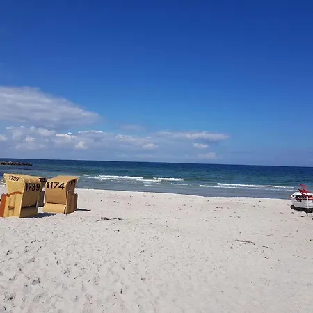Backboard Mit Eingez Garten Direkt Am Hundestrand Kalifornien